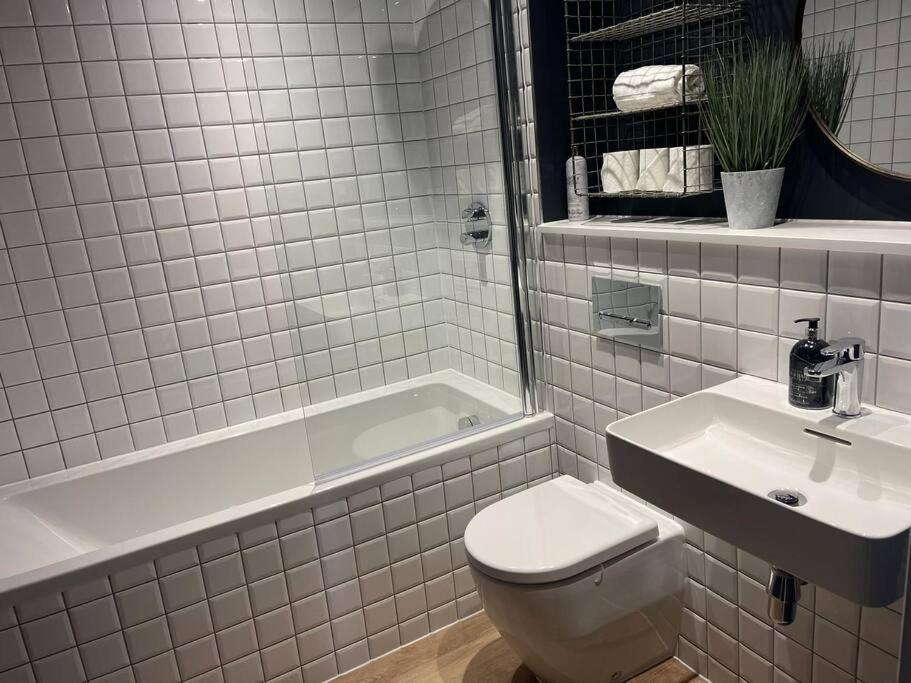 Trendy Apartment In Cardiff Free Parking Esterno foto