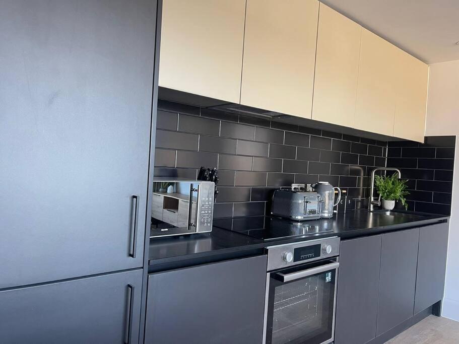 Trendy Apartment In Cardiff Free Parking Esterno foto