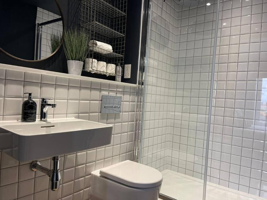 Trendy Apartment In Cardiff Free Parking Esterno foto