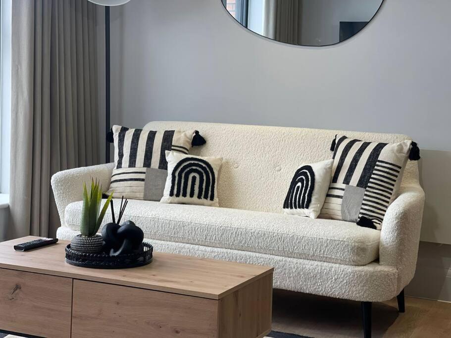 Trendy Apartment In Cardiff Free Parking Esterno foto